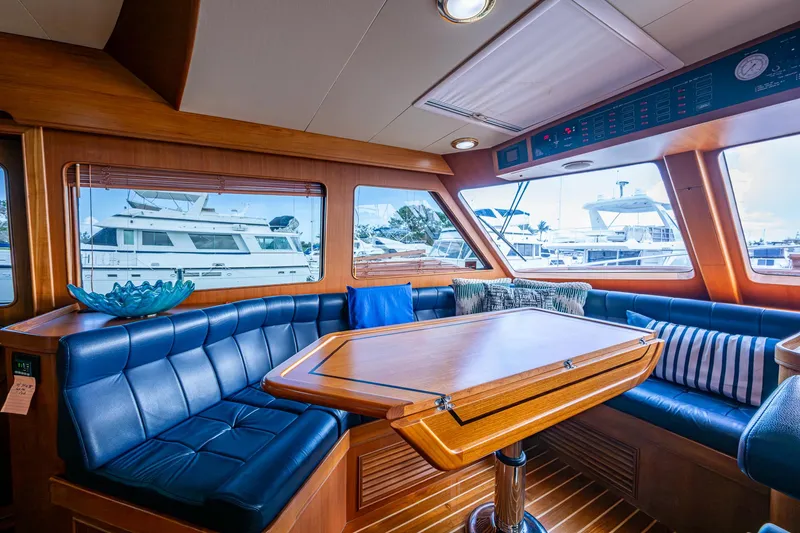 Diane Lynn Yacht Photos Pics 