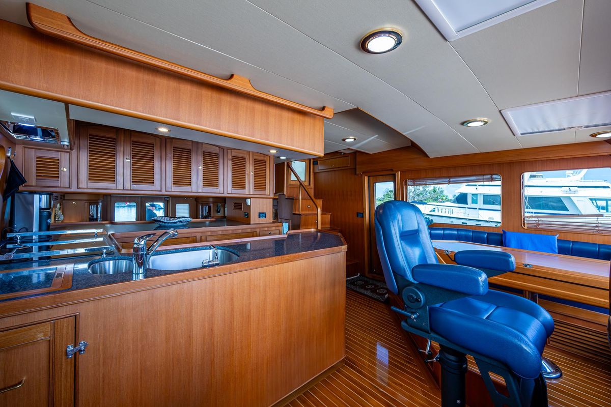 2012 Marlow 61 