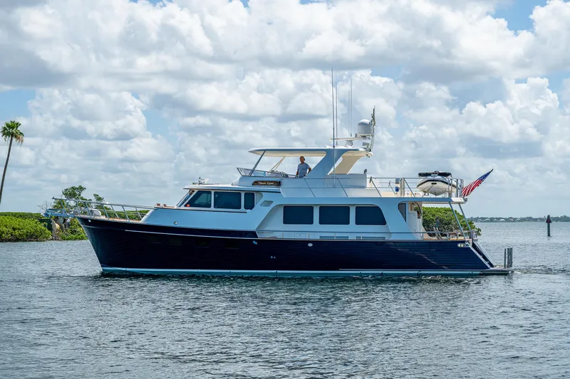 Diane Lynn Yacht Photos Pics 