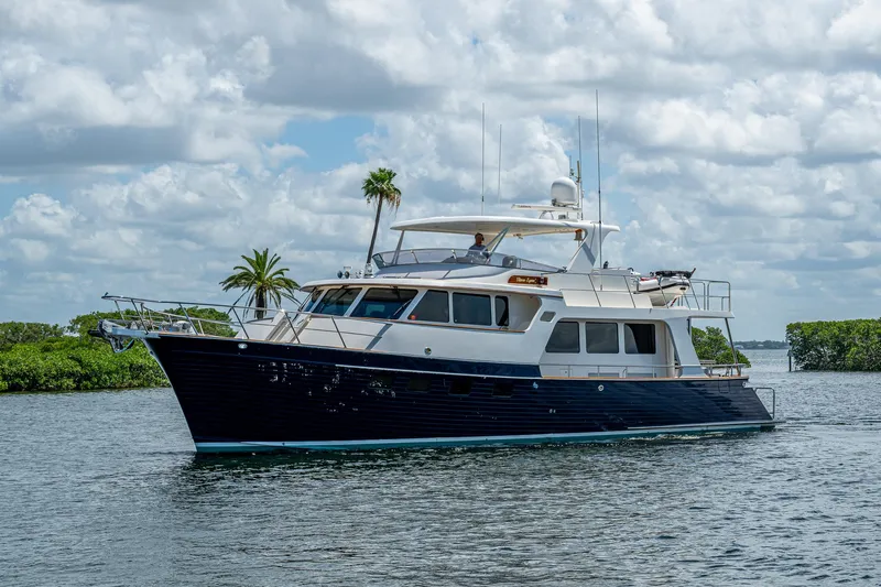 Diane Lynn Yacht Photos Pics 