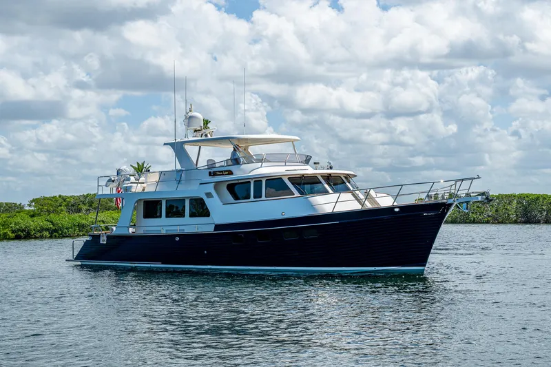 Diane Lynn Yacht Photos Pics 