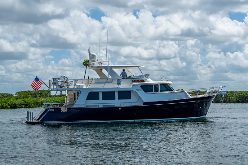 Diane Lynn Yacht Photos Pics 