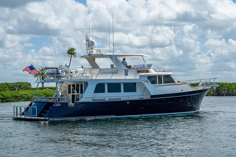 Diane Lynn Yacht Photos Pics 