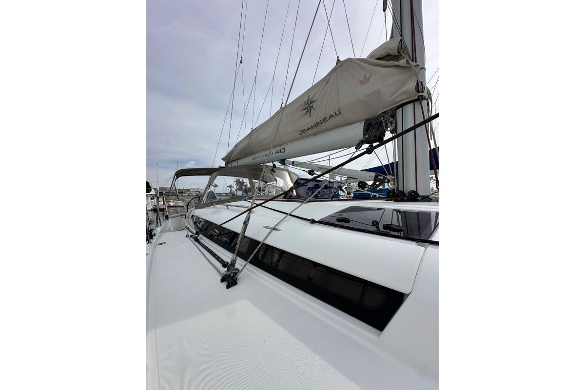 2019 Jeanneau 44 