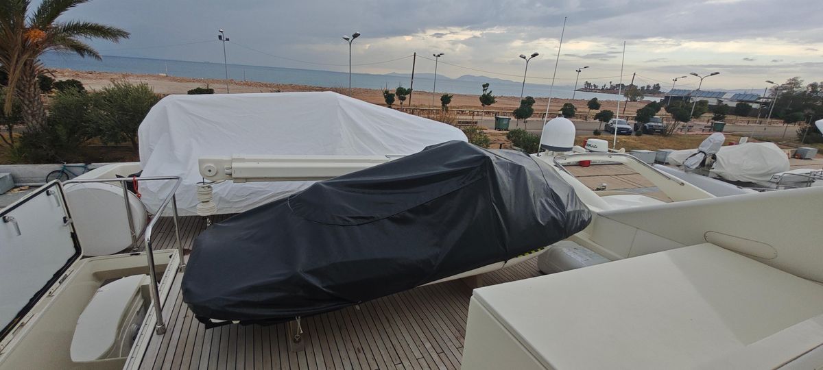 2009 Ferretti Yachts 83 