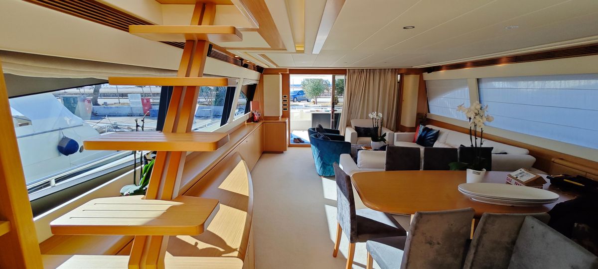 2009 Ferretti Yachts 83 