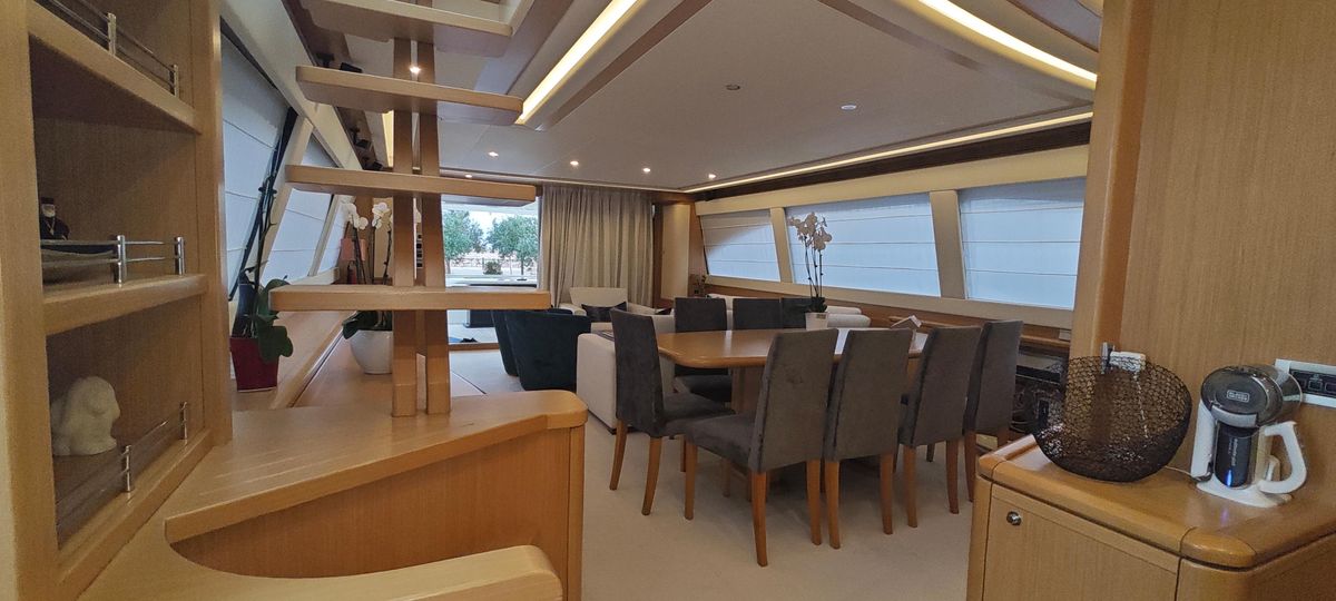 2009 Ferretti Yachts 83 