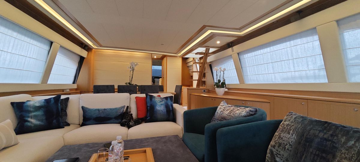 2009 Ferretti Yachts 83 