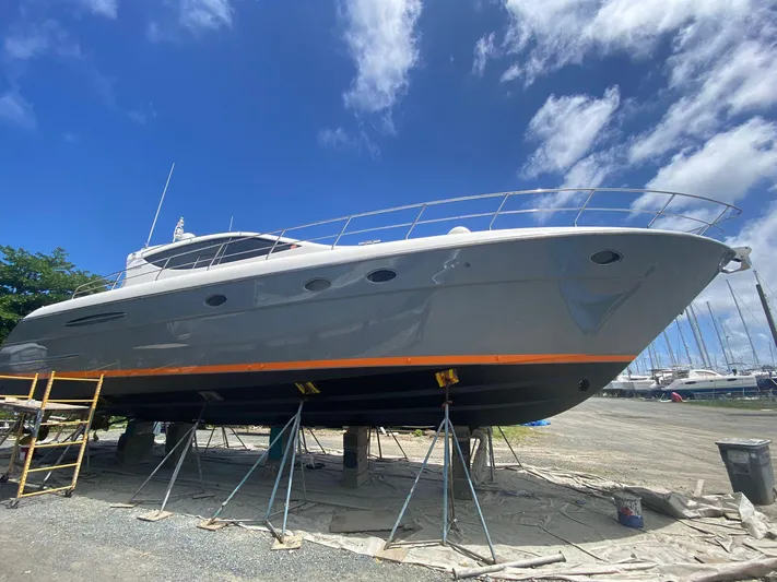 Side Effeot Yacht Photos Pics 
