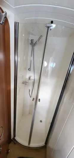Side Effeot Yacht Photos Pics Shower cabin in 2007 Uniesse 54 Sport yacht