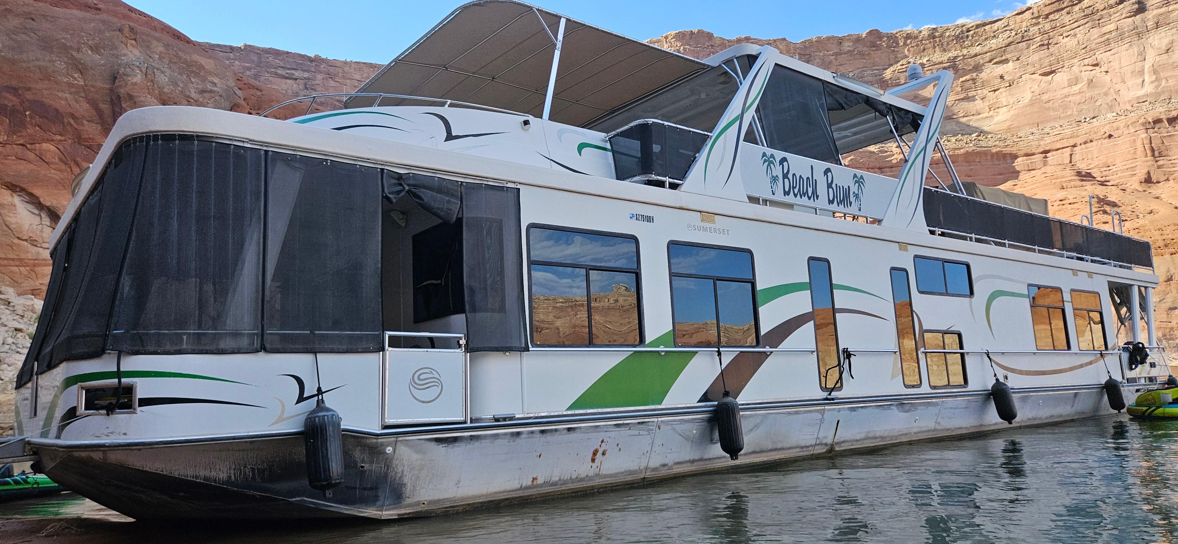 Sumerset Houseboat 21' x 75'