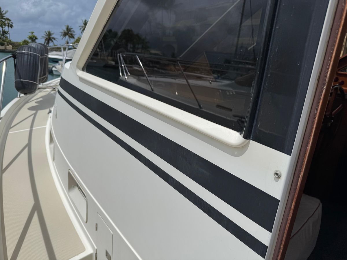 2001 Offshore Yachts 54 