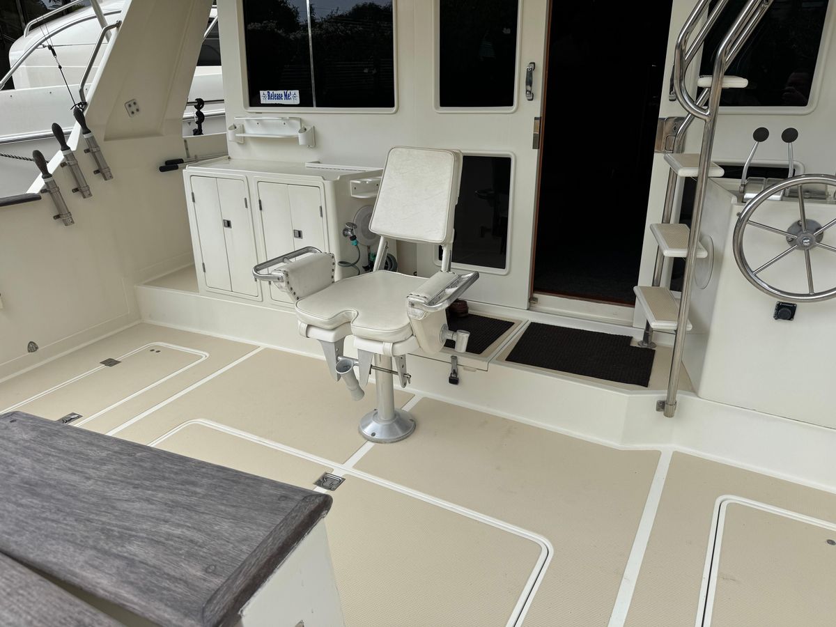 2001 Offshore Yachts 54 