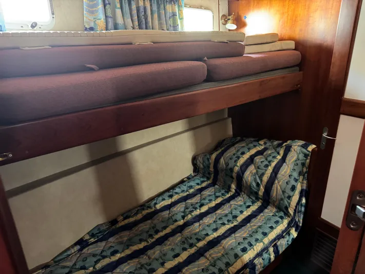 Silver Lining Yacht Photos Pics Side Bunk cabin