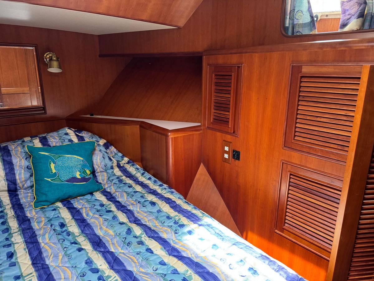 2001 Offshore Yachts 54 