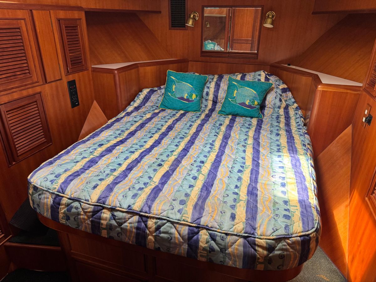 2001 Offshore Yachts 54 