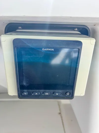 Goggle Eye Yacht Photos Pics Garmin marine display on a 2000 Luhrs 400 Convertible boat.