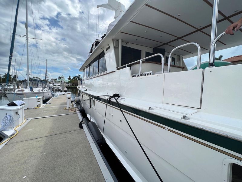 1981 Hatteras 74 Motor Yacht