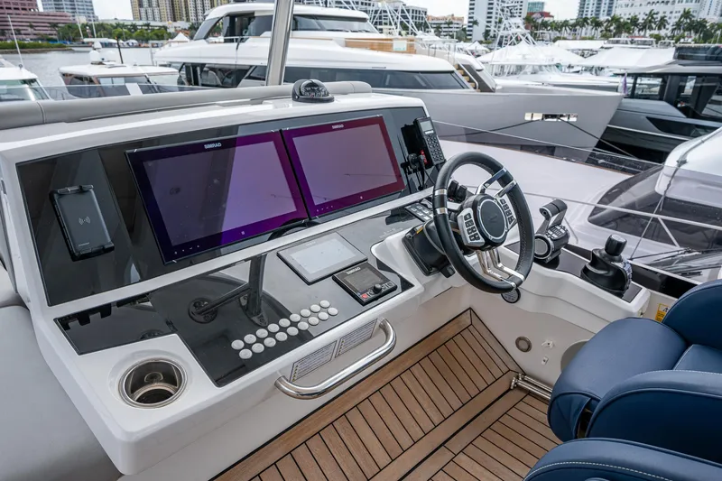 Lucky Ladies Yacht Photos Pics 