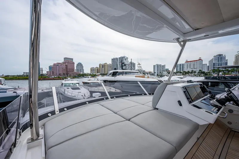 Lucky Ladies Yacht Photos Pics 