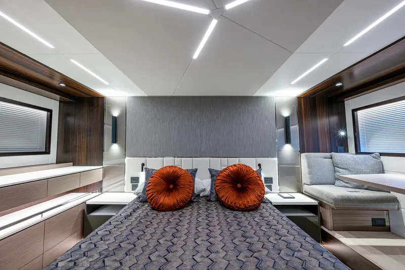 Lucky Ladies Yacht Photos Pics 