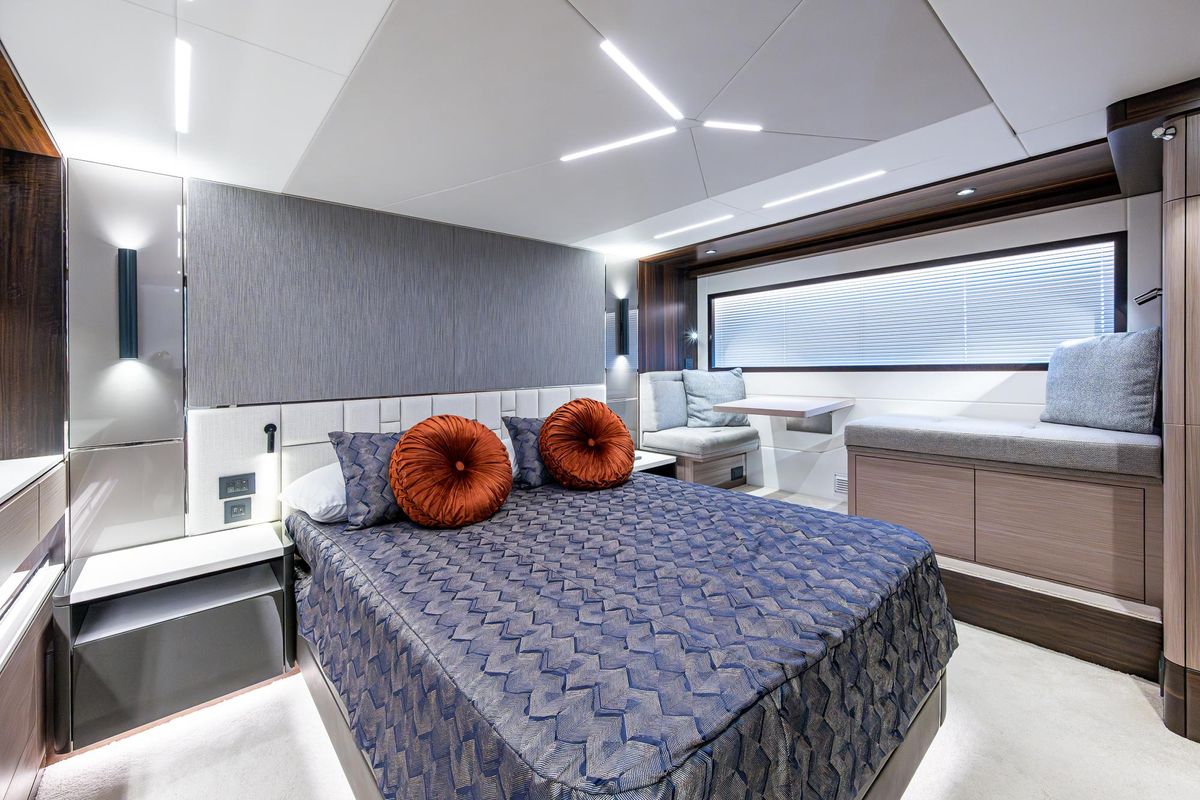 2022 Sunseeker 68 