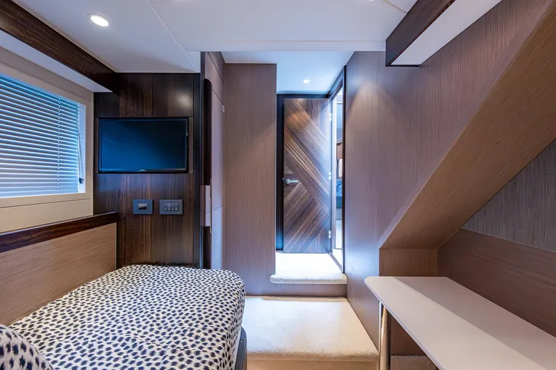 Lucky Ladies Yacht Photos Pics 