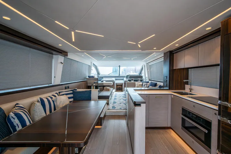 Lucky Ladies Yacht Photos Pics 