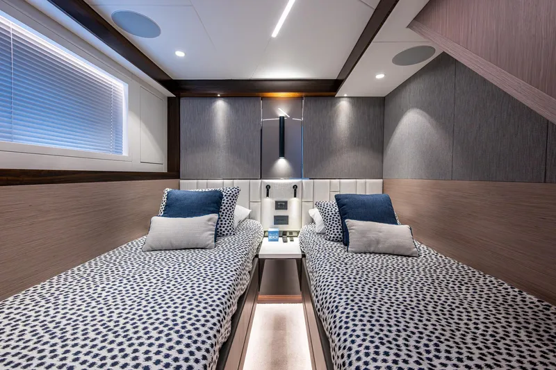 Lucky Ladies Yacht Photos Pics 