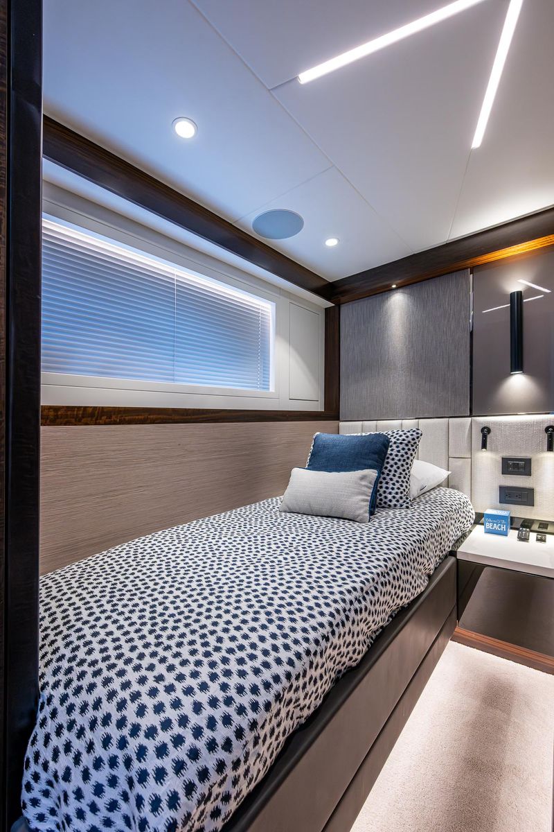 2022 Sunseeker 68 
