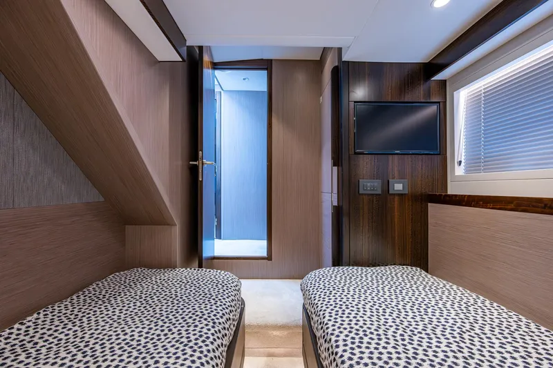 Lucky Ladies Yacht Photos Pics 