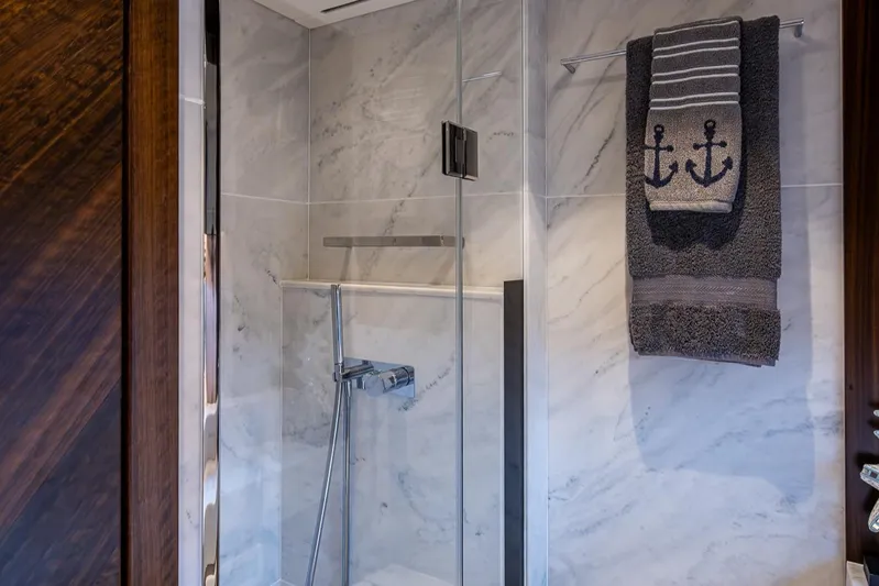 Lucky Ladies Yacht Photos Pics 