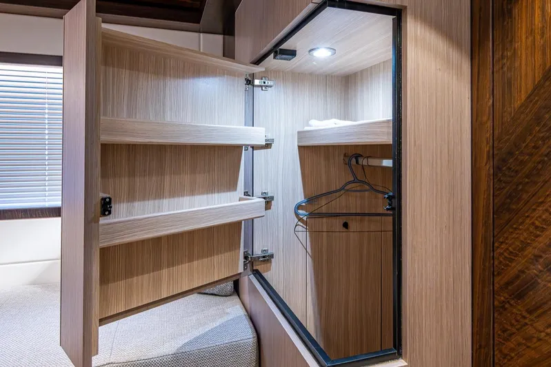 Lucky Ladies Yacht Photos Pics 