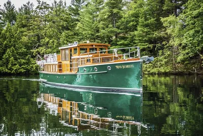Vintage Gidley 52 Retro Modern Motor Yacht