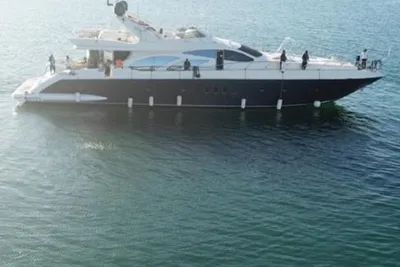 Azimut 98 Leonardo