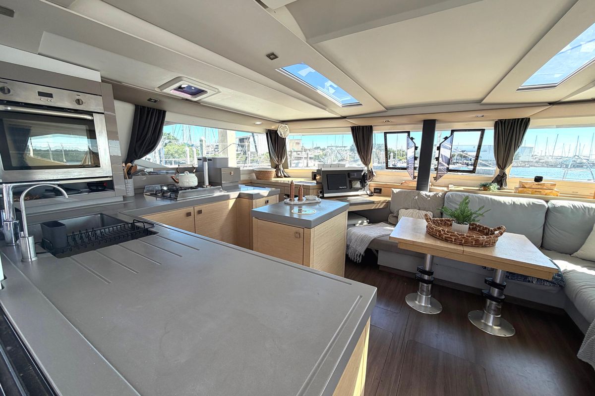 2018 Fountaine Pajot 47