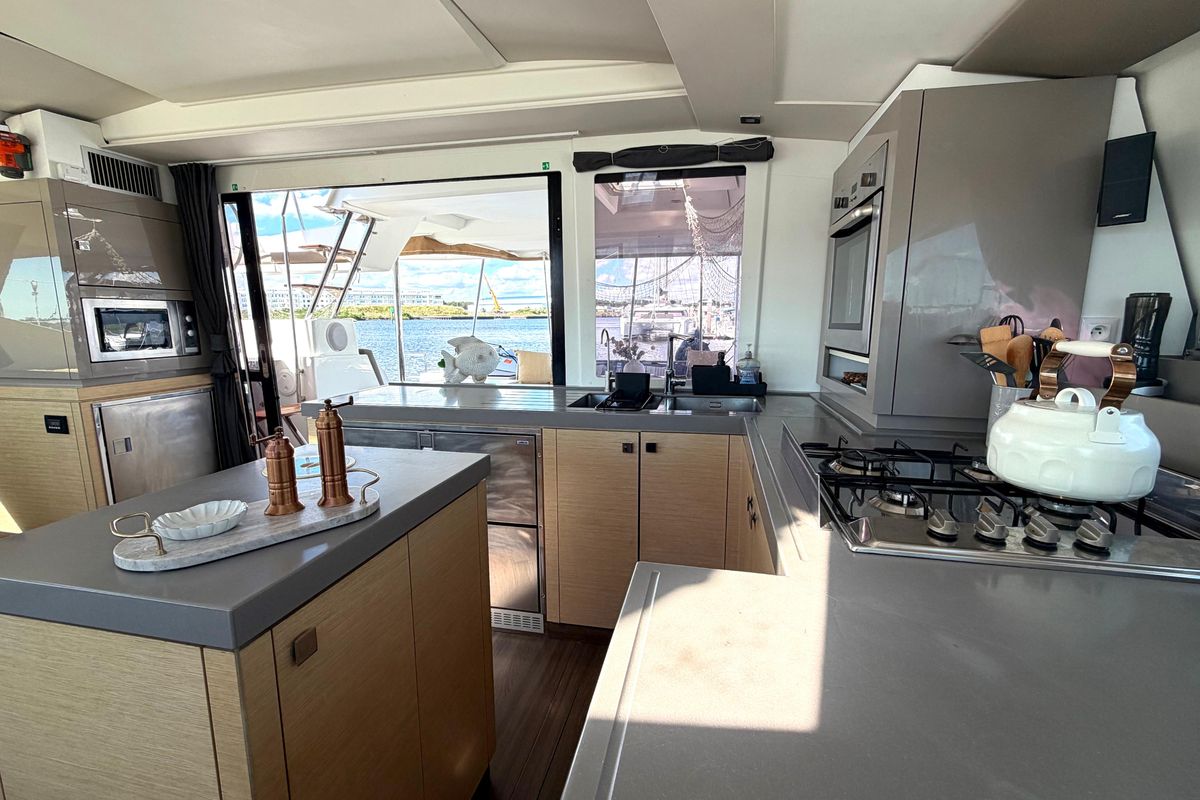 2018 Fountaine Pajot 47