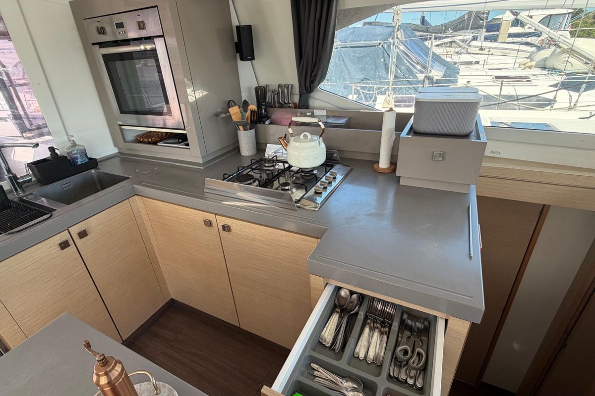 2018 Fountaine Pajot 47