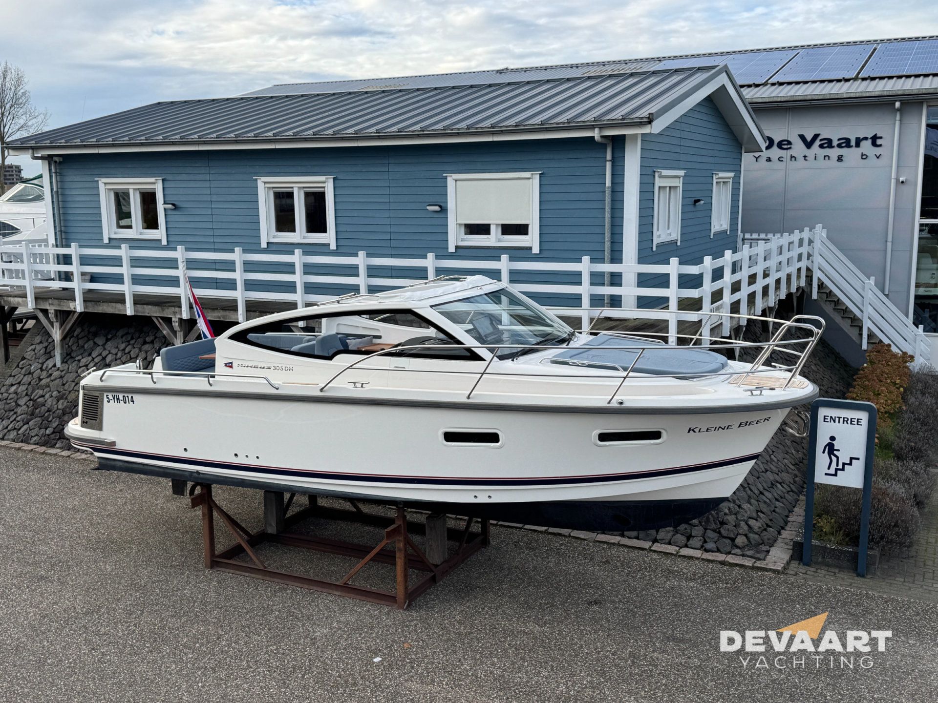 2021 Nimbus 305 Drophead