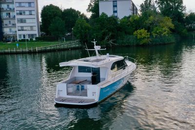 Yacht