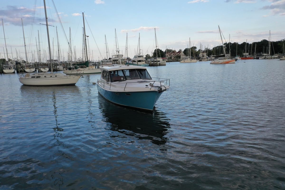 2021 Hylas 44 