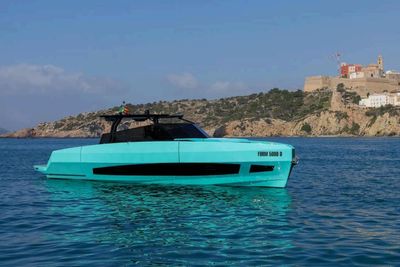 Yacht