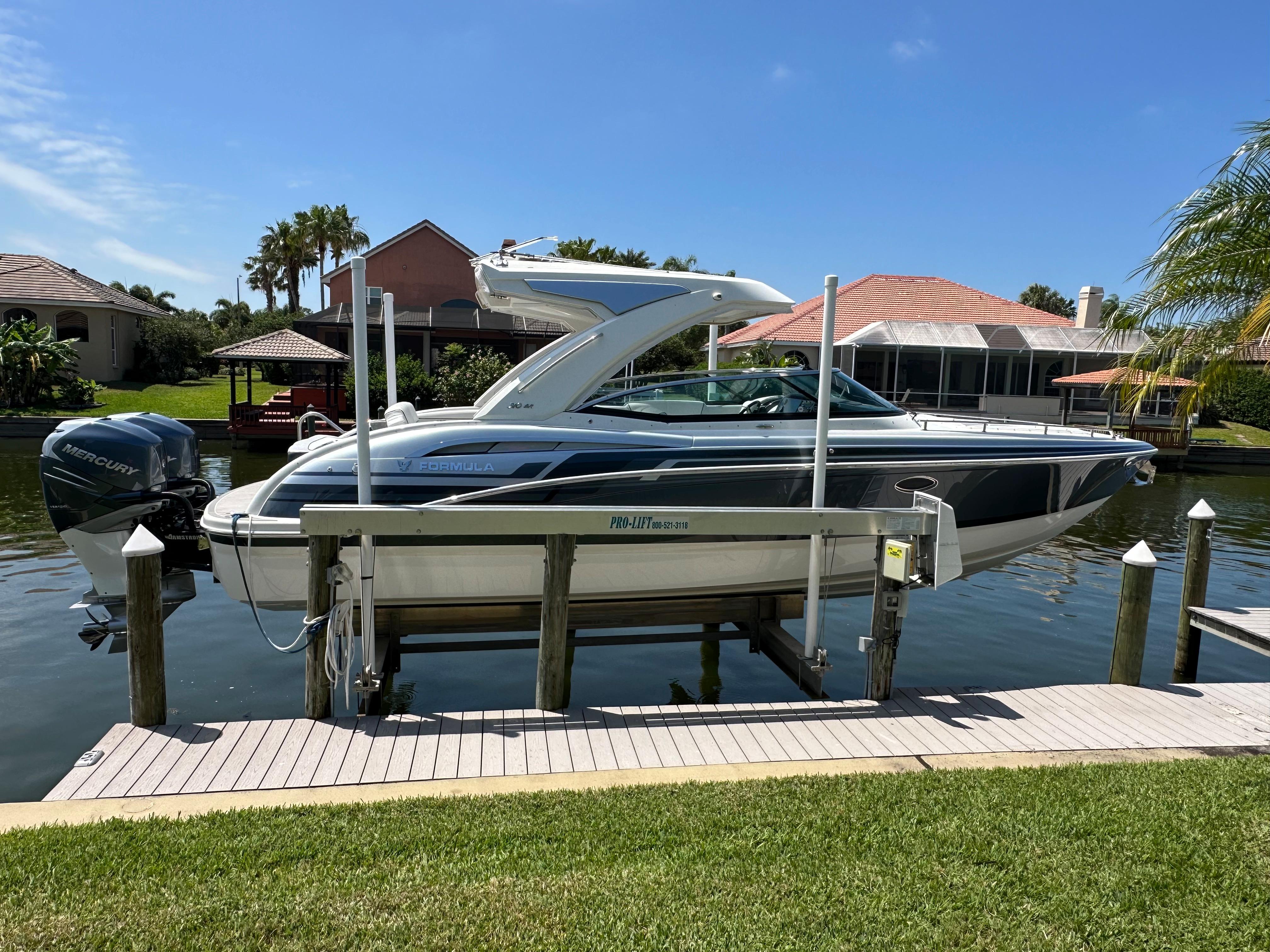 2021 Formula 310 BR Bowrider Boote Kaufen - YachtWorld
