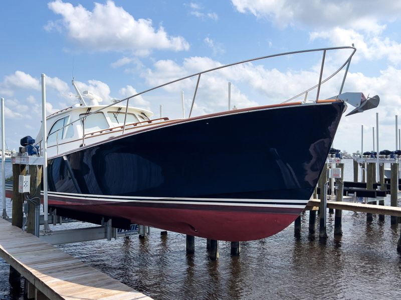 2001 Hinckley Talaria 44