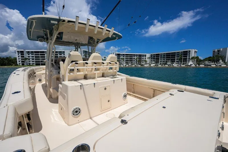 Reel Chaos Yacht Photos Pics Grady White 33 - Reel Chaos - Console