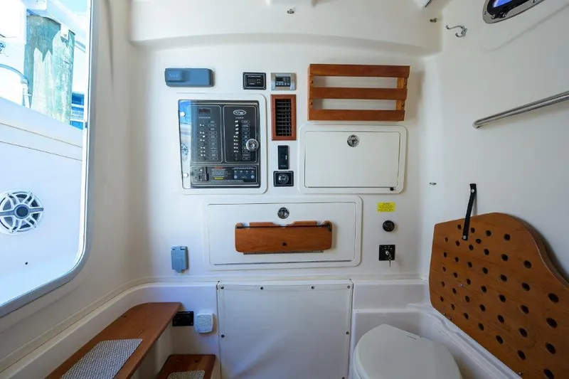 Reel Chaos Yacht Photos Pics Grady White 33 - Reel Chaos - Cabin