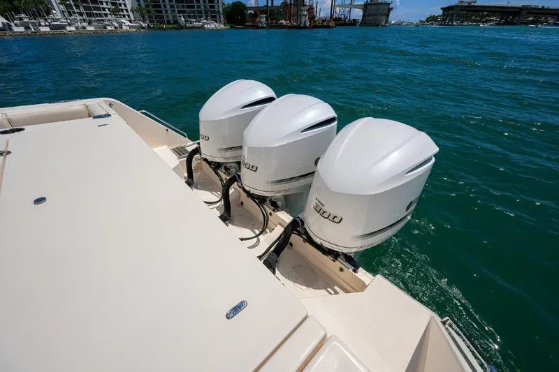 Reel Chaos Yacht Photos Pics Grady White 33 - Reel Chaos - Triple Yamahas