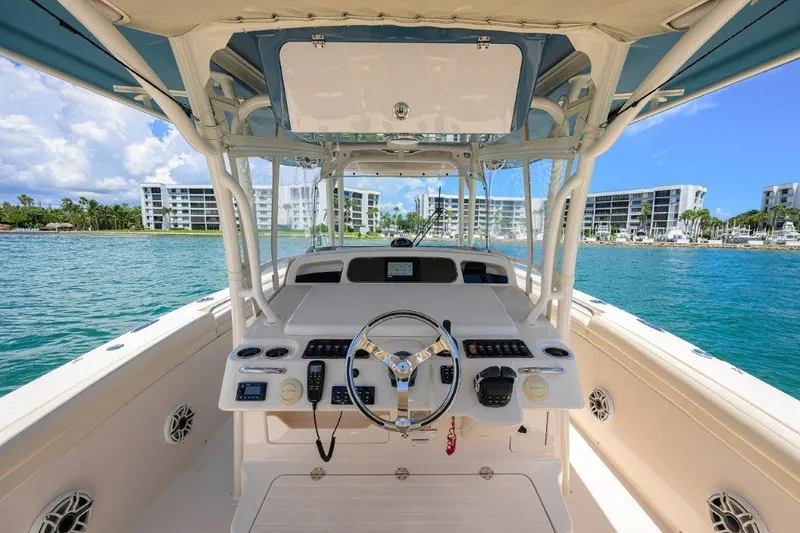 Reel Chaos Yacht Photos Pics Grady White 33 - Reel Chaos - Helm