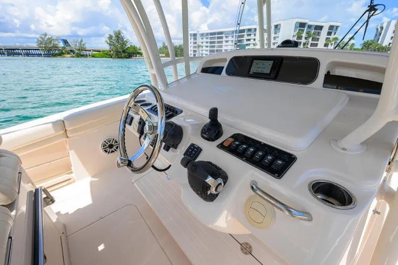 Reel Chaos Yacht Photos Pics Grady White 33 - Reel Chaos - Helm