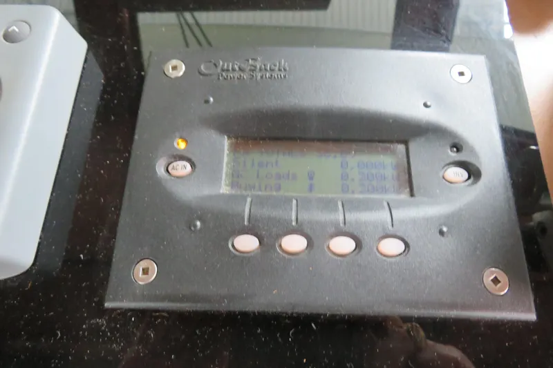 Rive' Gauche Yacht Photos Pics Control panel on a 1986 Hatteras 58 Motor Yacht dashboard.